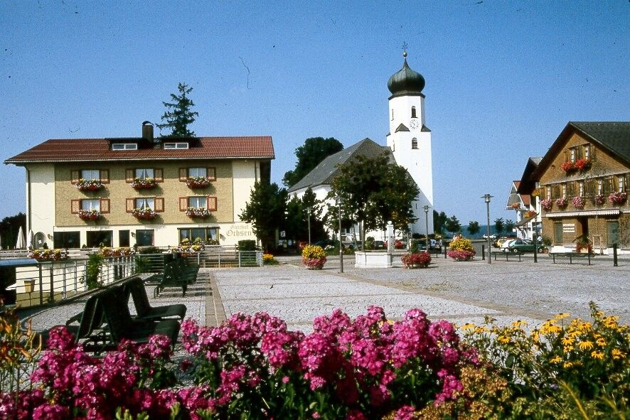Von wegen eitel Sonnenschein: In der Gemeinde Sulzberg hängt der Haussegen ordentlich schief. gemeinde