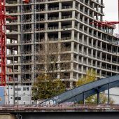 Signa verhandelt weiter um die Existenz