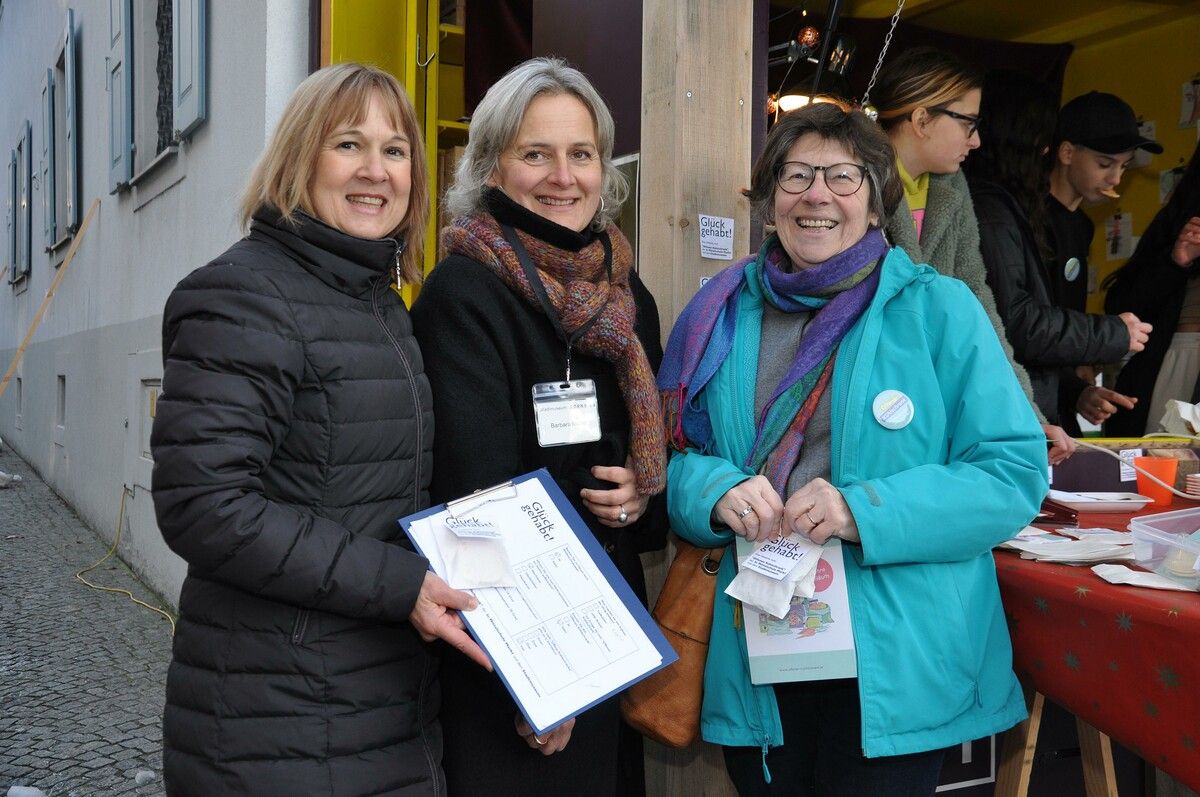 Andrea Walther (MS Markt), Barbara Motter (Stadtmuseum) und Ingrid Benedikt (Offener Kühlschrank) freuten sich über die gelungene Kooperation. lcf (4)