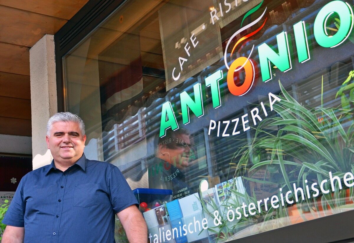 Avni Pllanas Pizzeria Antonio in Bludenz ist für viele Menschen ein wichtiger sozialer Treffpunkt geworden. HRJ