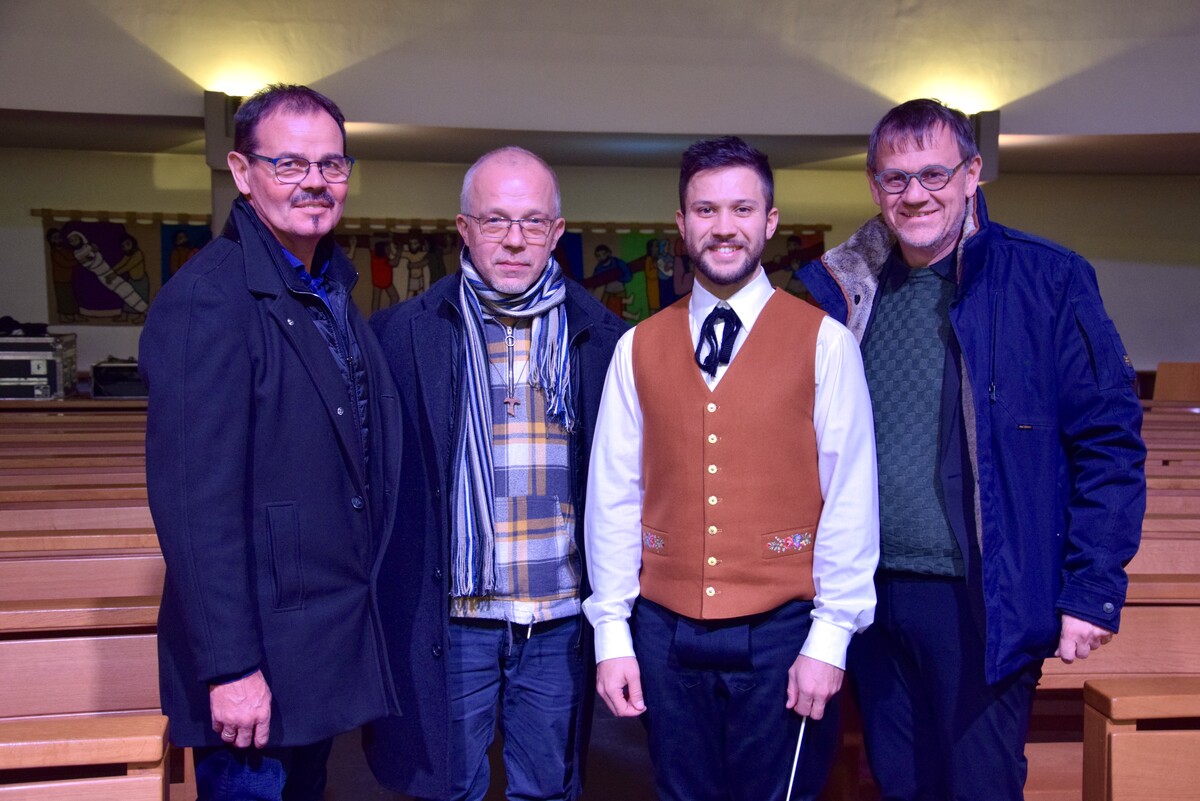 Bezirksobmann Paul Dünser, Pfarrer Pater Guido Kobiec, Kapellmeister Johannes Stross und Landtagsabgeordneter Christoph Thoma.sco(2)