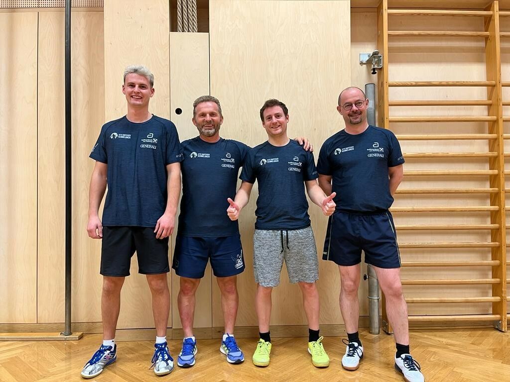 Das Quartett Matthias Sutterlüti, Istvan Toth, Daniel Schwärzler und Mannschaftsführer Markus Jäger (v. l.) sicherte sich in der Landesliga die Winterkrone.Verein