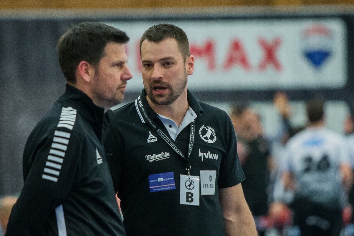 Das Trainerduo Marko Tanaskovic (r.) und Markus Rinnerthaler war nach dem Remis in Ferlach nicht zufrieden.VN/Stiplovsek