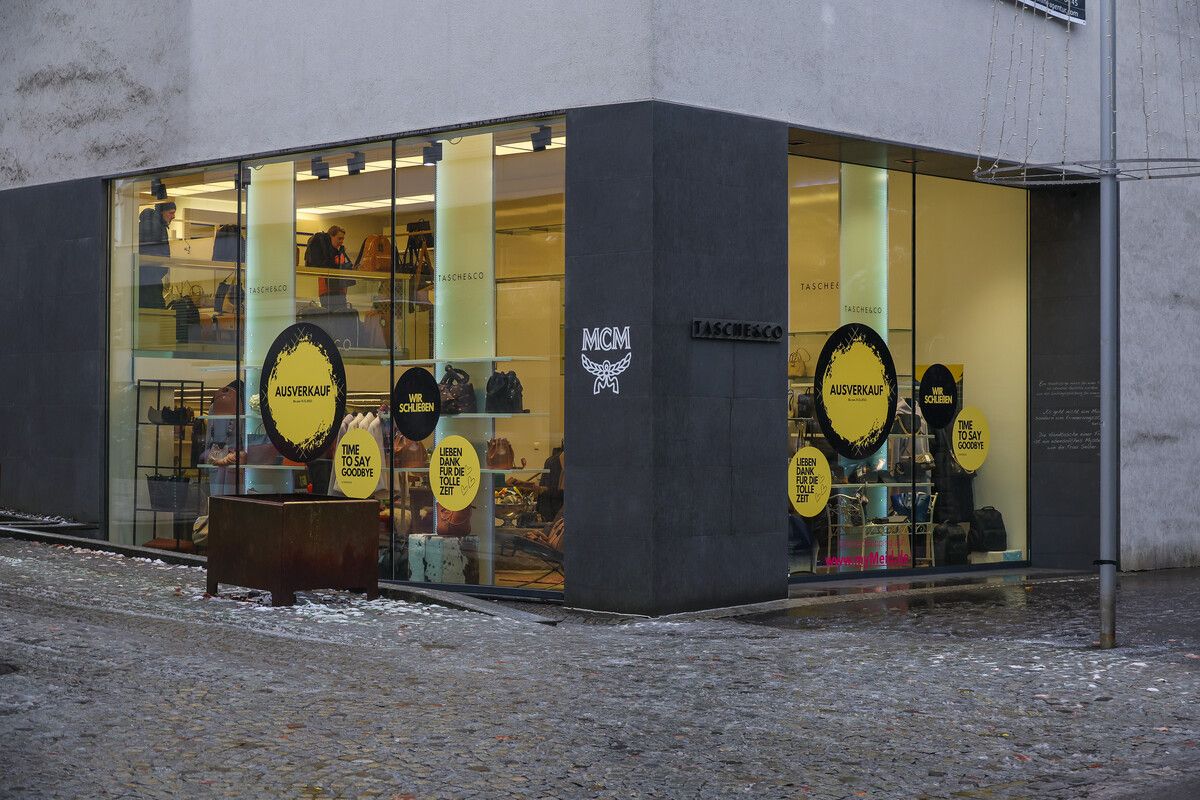 Der Abverkauf hat bereits im Oktober mit Angeboten auf das gesamte Sortiment begonnen. VN/STEURER