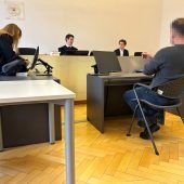 Die Arbeitskollegin unter Druck gesetzt