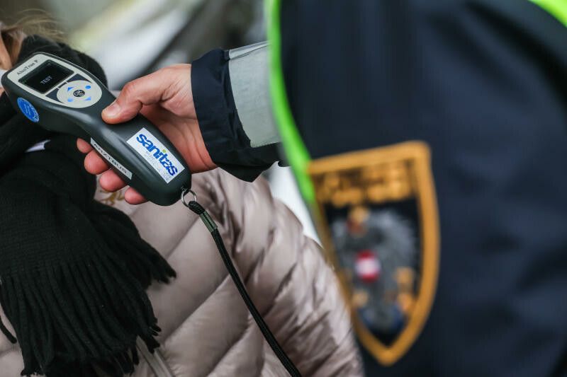 Der neue Chefarzt und sein Stellvertreter sind auch Spezialisten in der Drogenerkennung und bei Schwerpunktaktionen der Polizei dabei. symbol/steurer