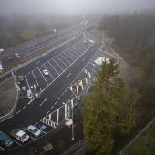 Ein Parkplatz, der einige Stückchen spielt