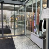 Vermisst: Desinfektionsmittelspender
