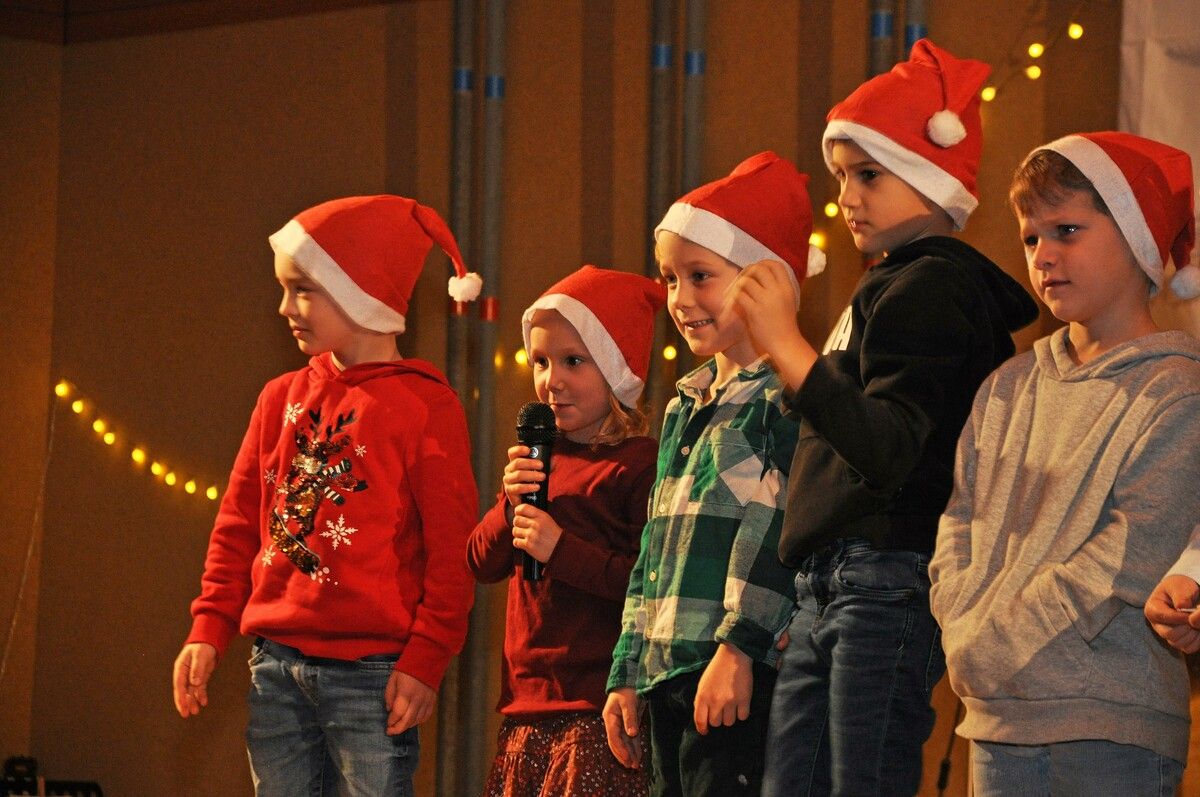 Die 1a hatte für die Weihnachtsfeier ein Gedicht vorbereitet.