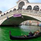 Canale Grande grün gefärbt