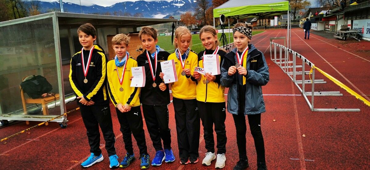 Die erfolgreichen Gisinger Athlet(inn)en in Dornbirn.
              
              TS Gisingen