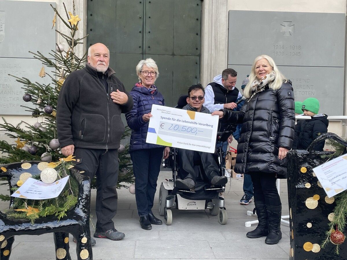 Die Lebenshilfe-Vorstandsmitglieder Gerhard Huber, Adriane Feurstein und Klaus Brunner sowie Lebenshilfe-Geschäftsführerin Michaela Wagner-Braito.