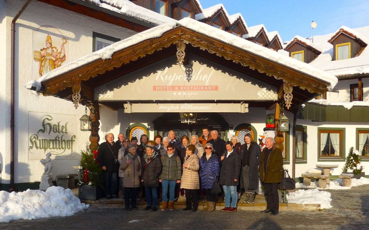 Die Mitglieder von Vorarlberg 50plus Lustenau fuhren zum Salzburger Adventsingen.50plus