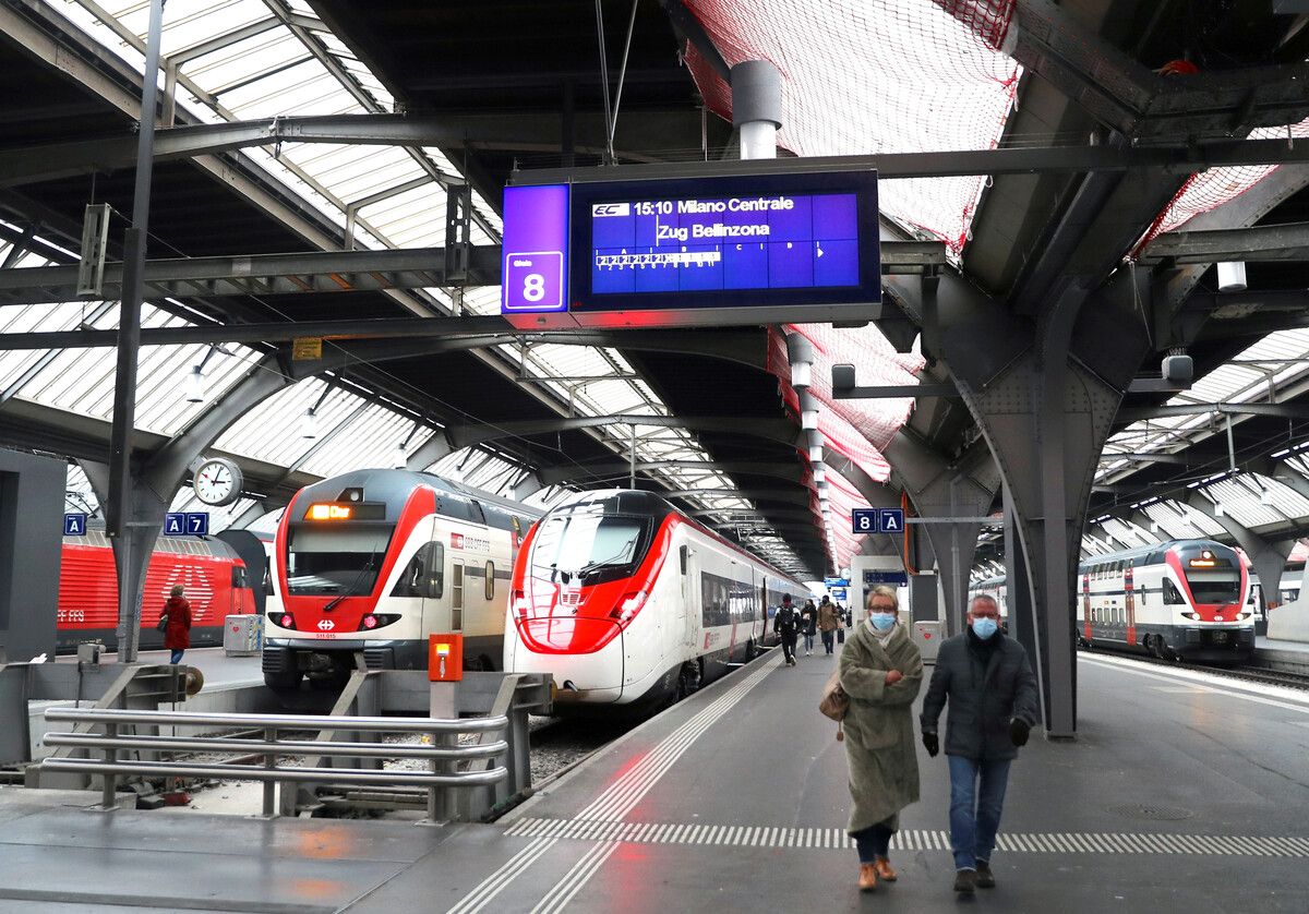 Die SBB kommen auf 92,5 Prozent Pünktlichkeit, wobei ein Zug ab drei Minuten Verspätung als unpünktlich gilt. reuters