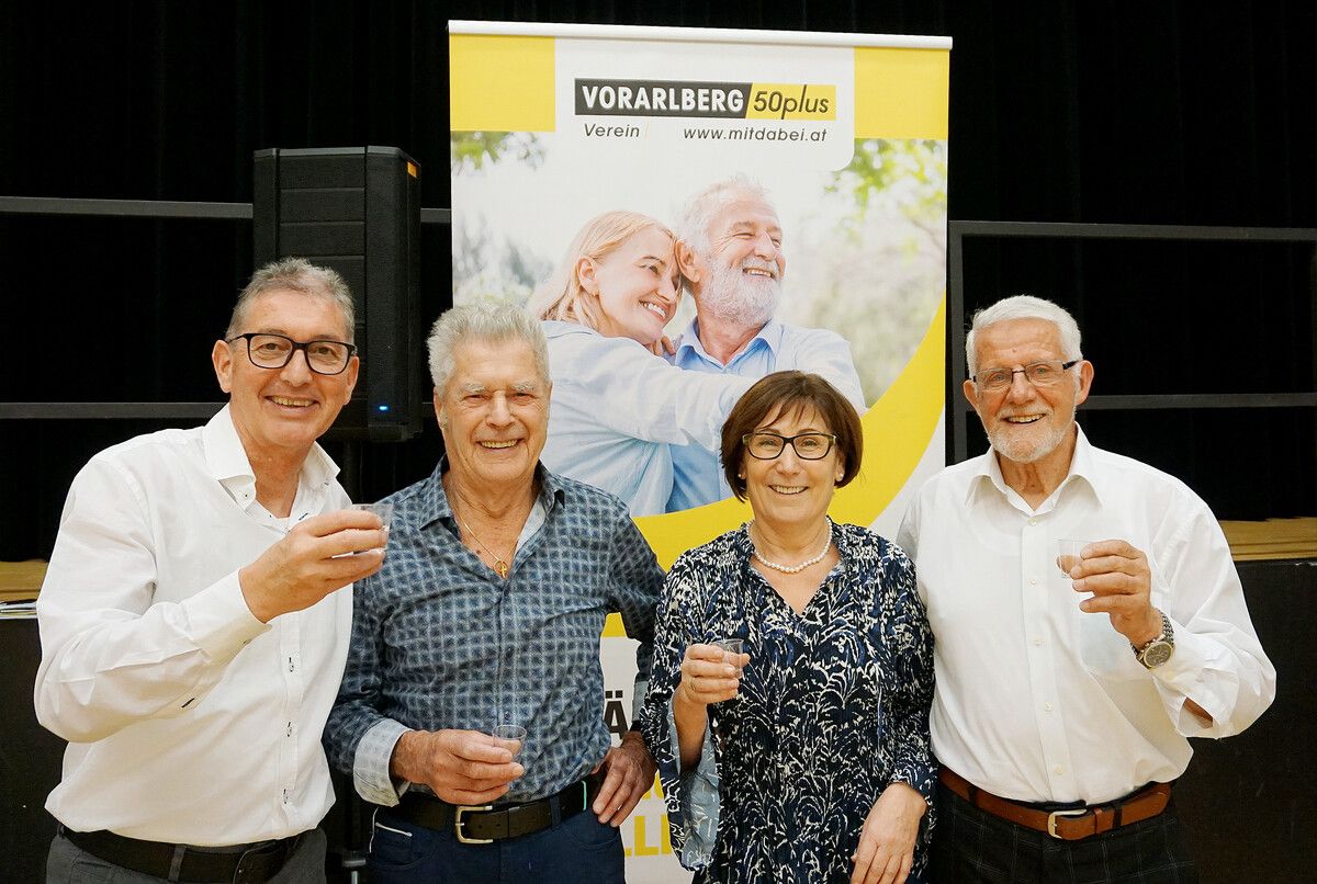 Die vorweihnachtliche Stimmung mit dem Duo Jackpot erfreute die Tanzbegeisterten.
Verein VORARLBERG 50plus