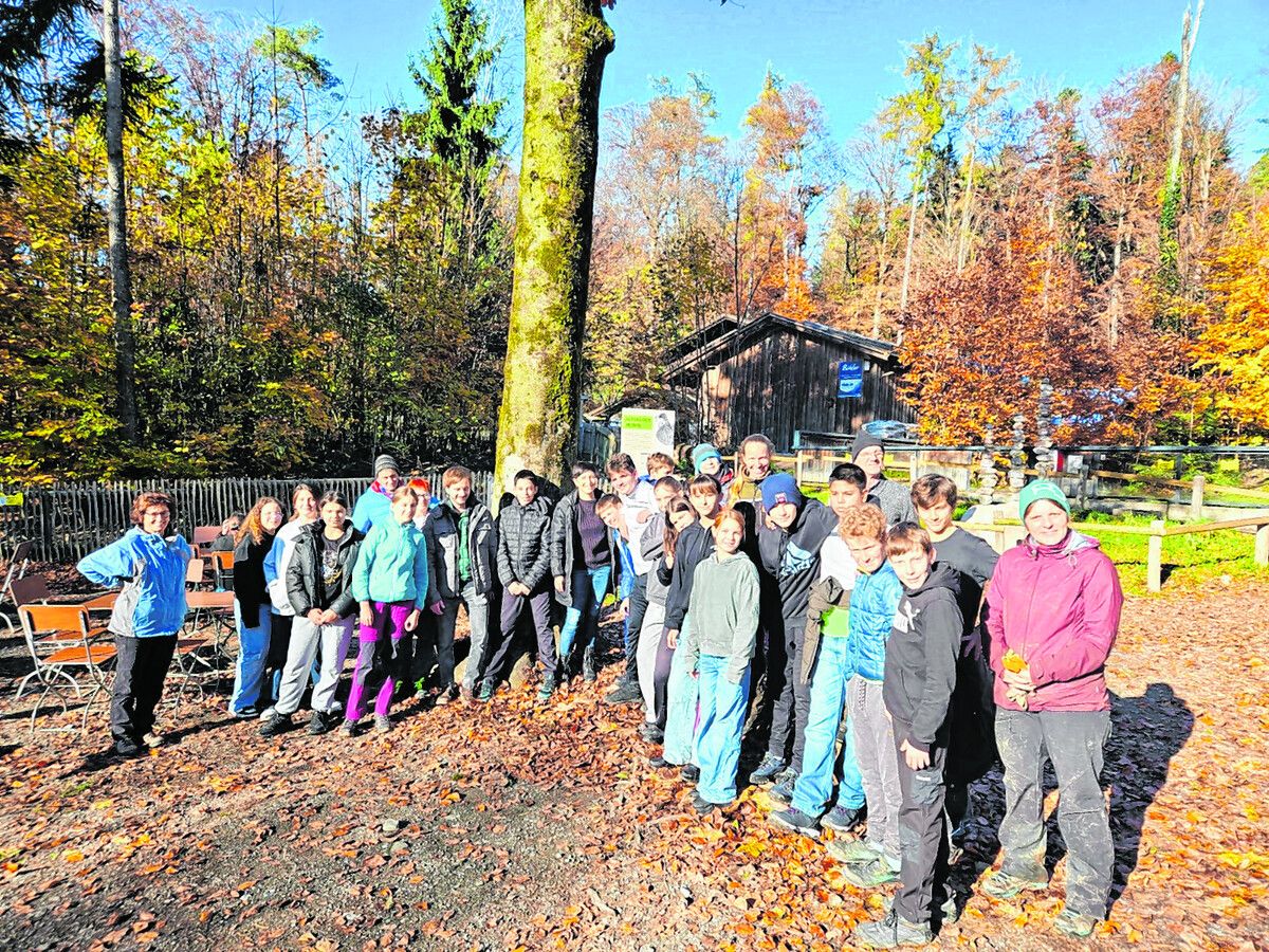 Engagierte Jugendliche aus SPZ Götzis und Mittelschule Rankweil Ost beim Klimaschmiede-Projekt.Wildpark Feldkirch