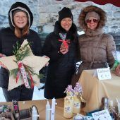 Weihnachtsmarkt auf dem Kirchplatz