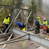 Brücke wird installiert