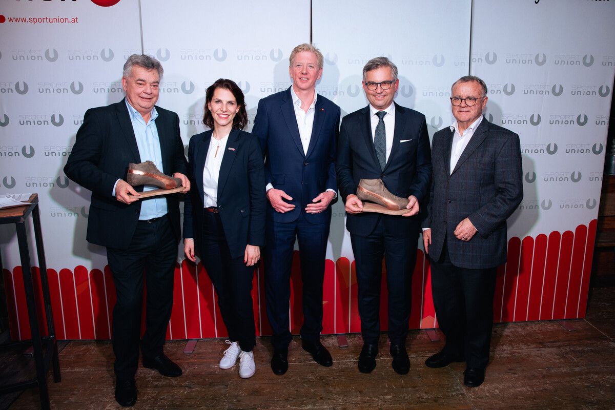 Geballte Politprominenz bei der Verleihung des Liese-Prokop-Schuhs der Sportunion an Kogler und Brunner. Sportunion/Jordan