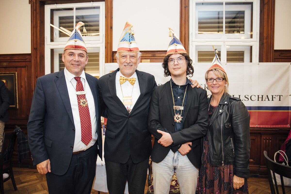 Gf. BFG-Präsident Florian Rainer, Außenminister Jodok Kaufmann, Neumitglied Laurens Kaufmann und Ordensdame Angelika Concin (v.l.). BFG