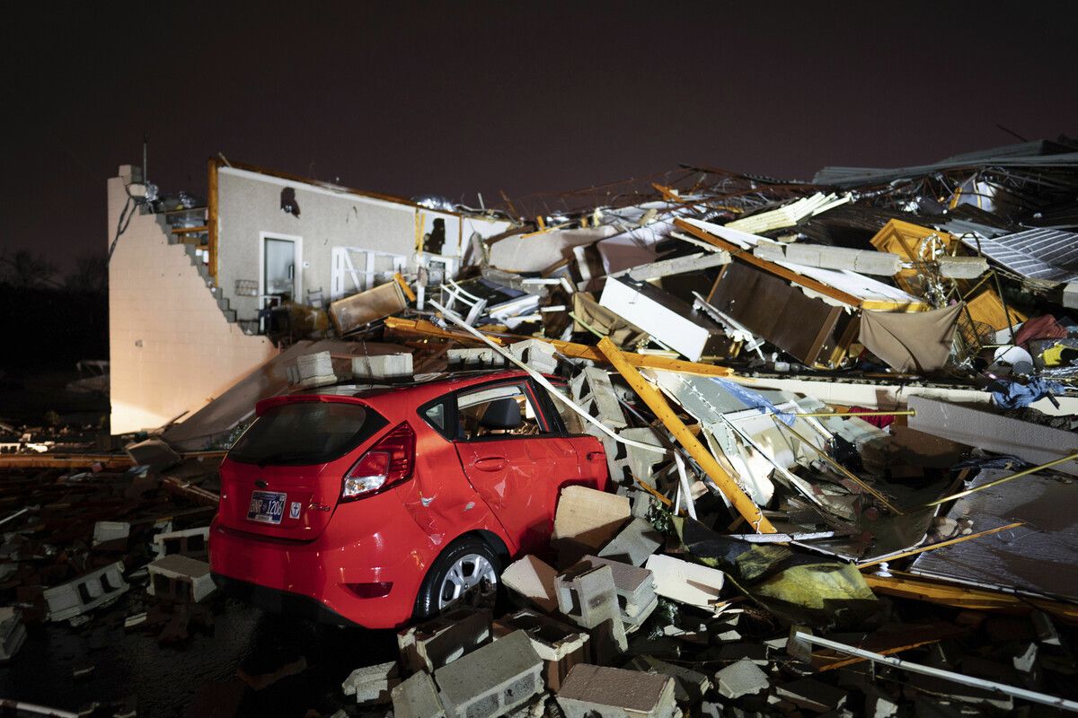 Häuser wurden bei dem Unwetter teils schwer beschädigt. AP