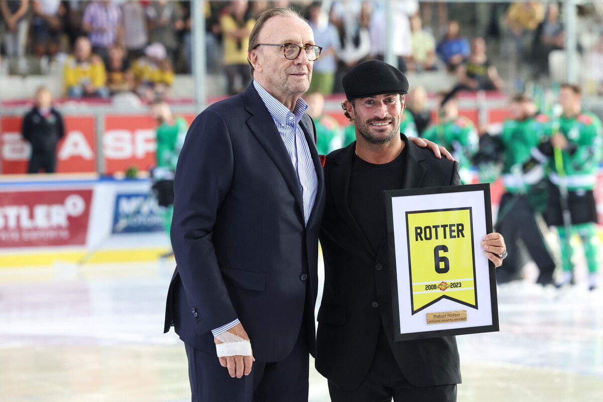 Hans Schmid (l.) mit dem langjährigen Caps-Angreifer Rafael Rotter.Gepa