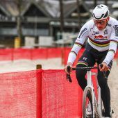 Van der Poel siegt im ersten Gigantenduell