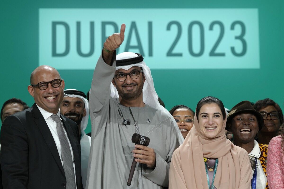 Konferenzpräsident Sultan Al Jaber sprach von einem „historischen Paket“.