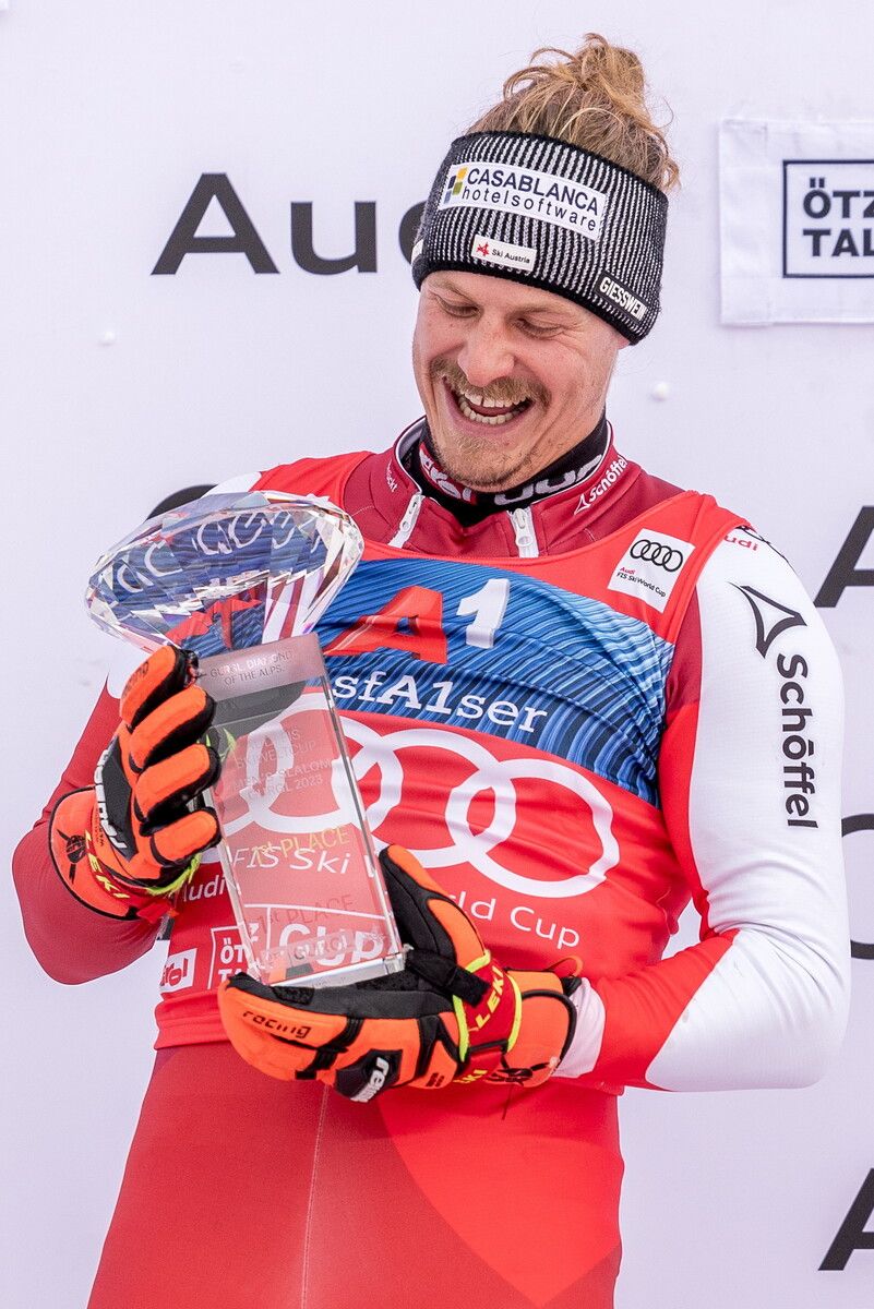 Manuel Feller hat gut lachen: Er rangiert noch immer auf Platz eins im Weltcup.apa