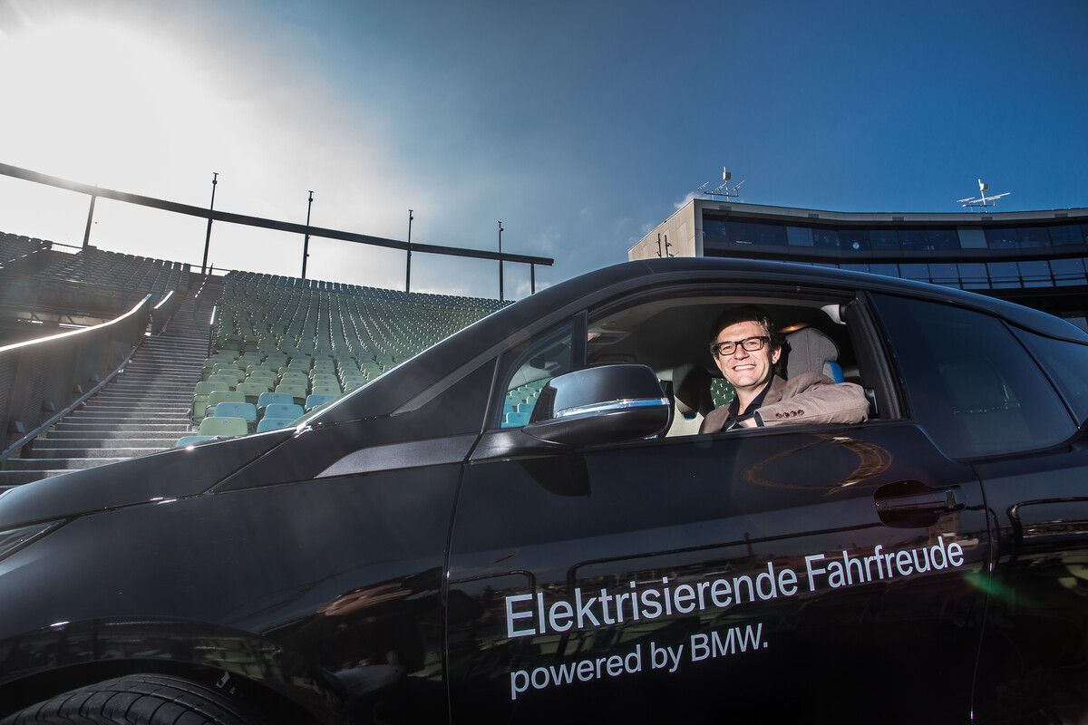Michael Diem, kaufmännischer Direktor der Festspiele, bei der Präsentation des Sponsors BMW.VN/Steurer