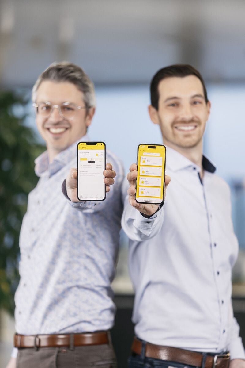 Michael Eugster (NeoVac) und Matthias Burtscher (CEO Fusonic) mit ihrer App. Fa