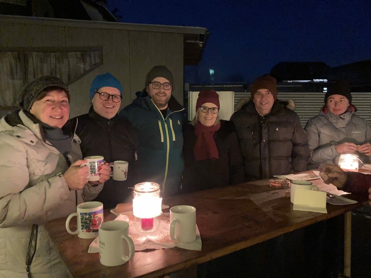 Michael Hämmerle (Kaplan Bonetti Sozialwerke, 3.v.l.) konnte eine namhafte Spende in Empfang nehmen. vv
