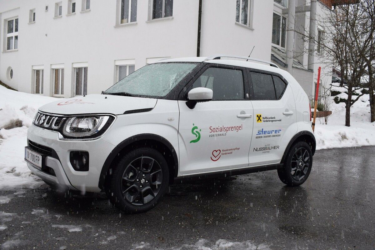 Mit Unterstützung lokaler Unternehmen und staatlicher Fördermittel schaffte der Sozialsprengel Vorderwald ein neues Dienstfahrzeug für sein Hauskrankenpflegeteam an.ME