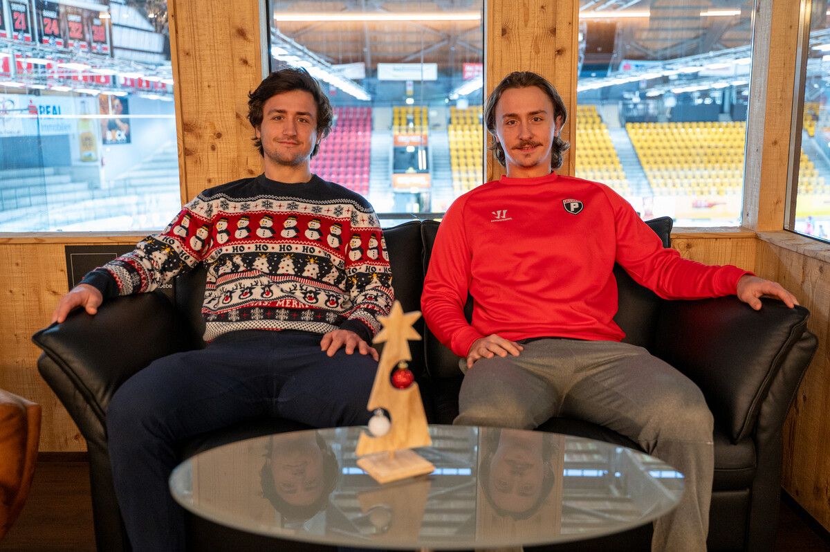 Nick (l.) und Michael Pastujov feiern Weihnachten in der Vorarlberghalle.ABR, Gepa
