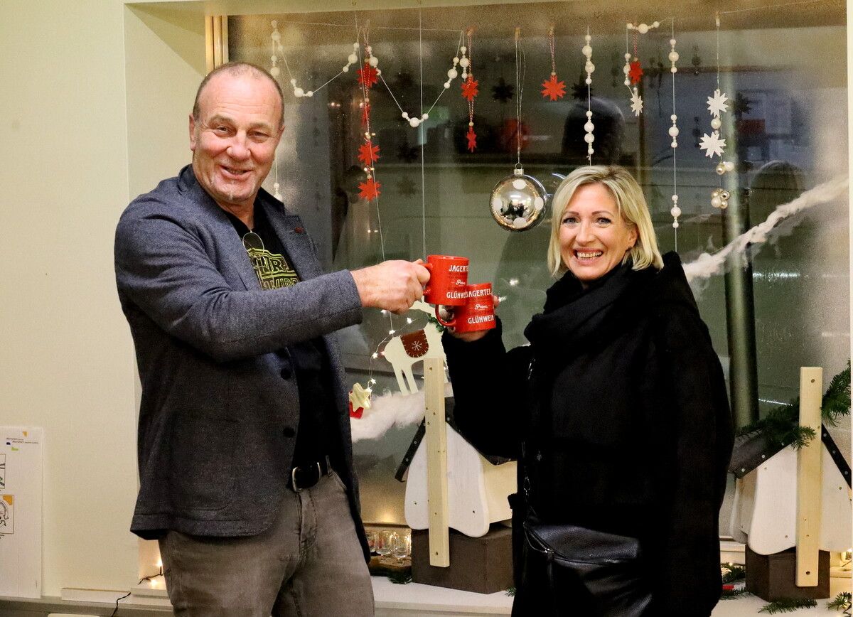 Peter Kühn, Leiter der Lebenshilfewerkstätte Ecopark Hörbranz, gemeinsam mit Ute Fetz vom Familienservice.