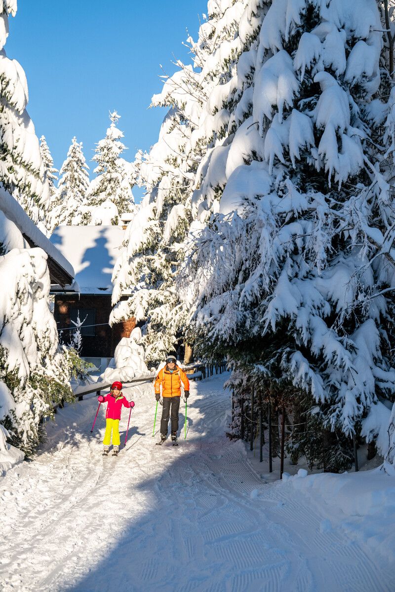 Schnee soweit das Auge reicht. Da hielt es kaum jemanden zu Hause.