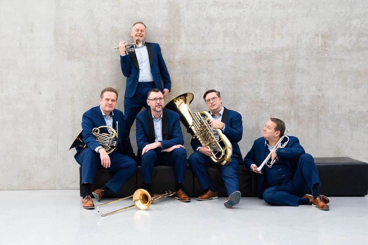 Stefan Dünser, Jan Ströhle, Harald Schele, Zoltán Holb und Attila Krako sind als Sonus Brass in der Pfarrkirche Nüziders zu Gast.sonus brass