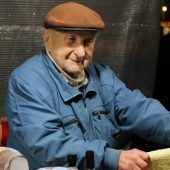 Der 103-jährige Marktfahrer