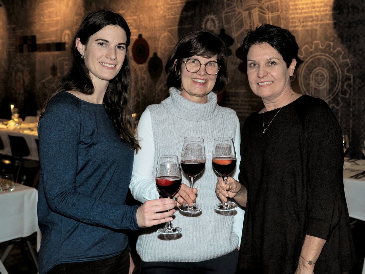 Theresa Bolter (l.), Katharina Schmidinger und Helga Dörler.