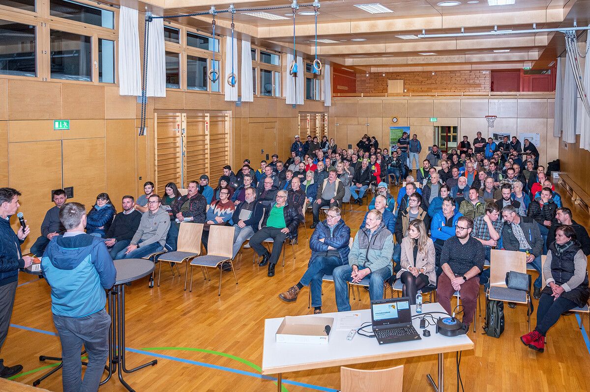 Über 120 Besucher kamen zum Infoabend. alexander kuster(2)