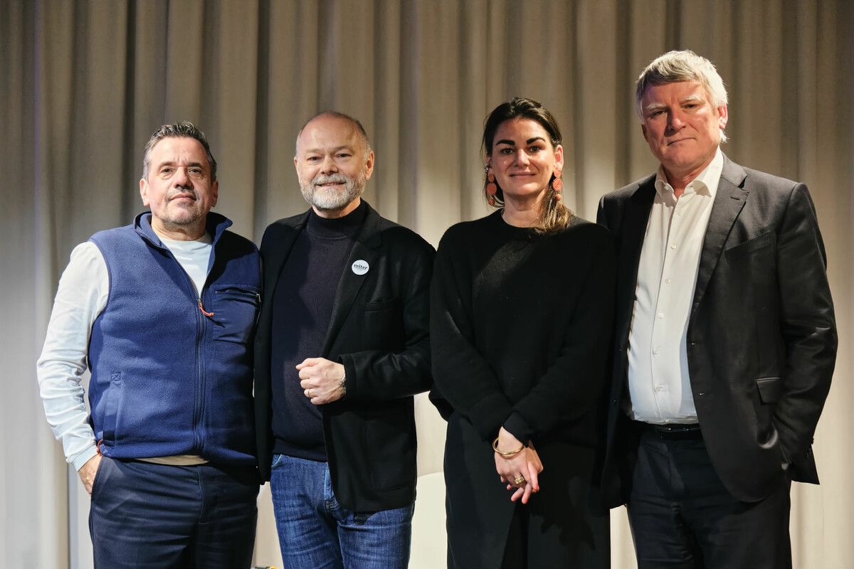 V. l.: Vitra-Trendscout Raphael Gielgen, Reiter-Design-Geschäftsführer Harald Künzle, Bettina Steindl (CampusVäre), Alfred Felder (Zumtobel Group). Fa/Elisa Moosbrugger