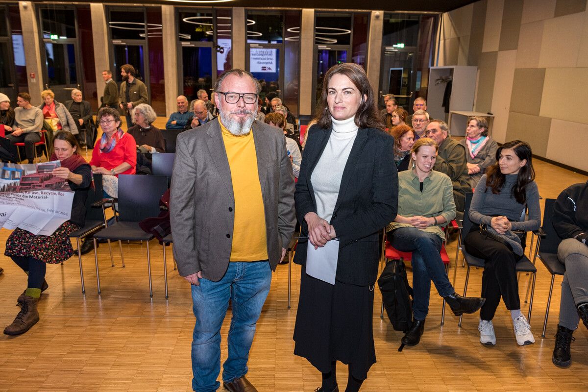 Verena Konrad und Thomas Matt im Saal der Arbeiterkammer Feldkirch. Jürgen Gorbach (2)