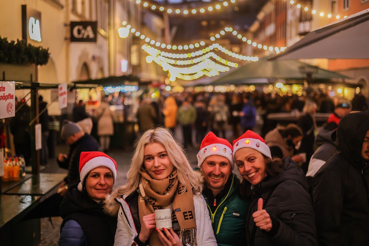 Was wäre ein Bummel über den Weihnachtsmarkt ohne den heißen Glühwein?VN/Philipp Steurer