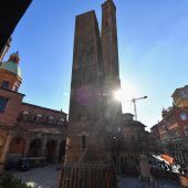 Sanierung des Schiefen Turms von Bologna wird zehn Jahre dauern