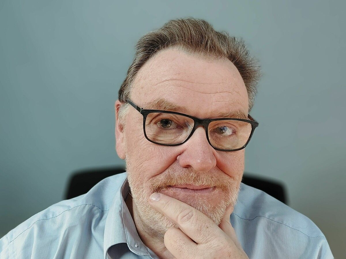 Wolf Lotter schreibt für verschiedene Zeitungen Kolumnen und Essays. w.l