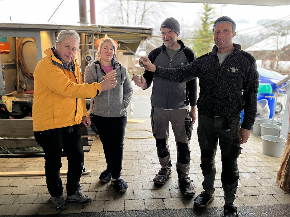 Zum Wohl: Sigi Wohlgenannt, Sabine Fässler, Bertram Cäsar, Dietmar Fässler.