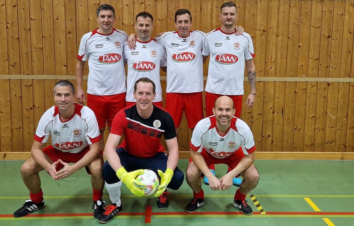 Als Titelverteidiger geht das AH-Team der Dornbirner Rothosen an den Start.cth