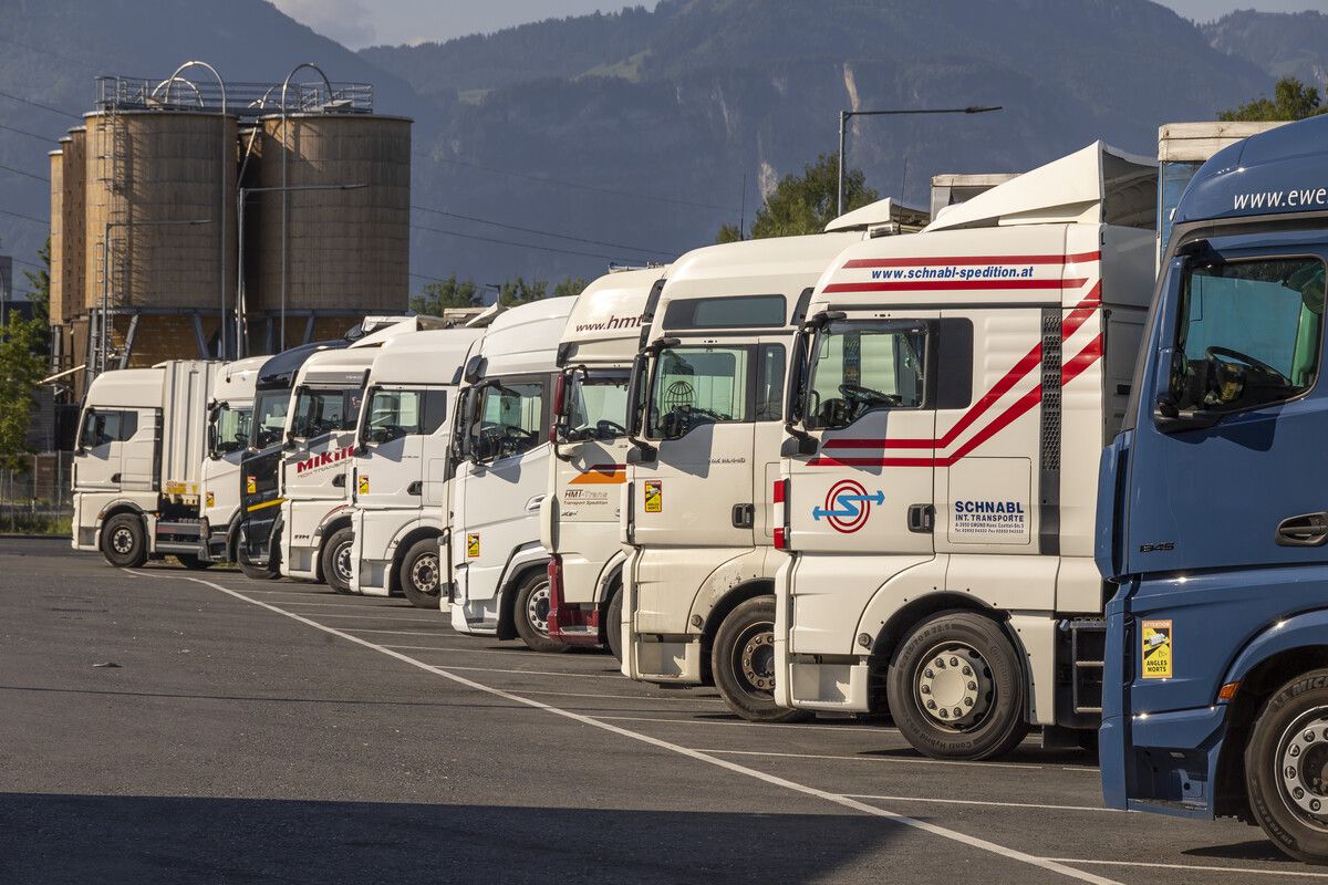 Am großen Lkw-Parkplatz beim Güterbahnhof in Wolfurt ist oft kein einziger Stellplatz mehr frei. VN/Paulitsch