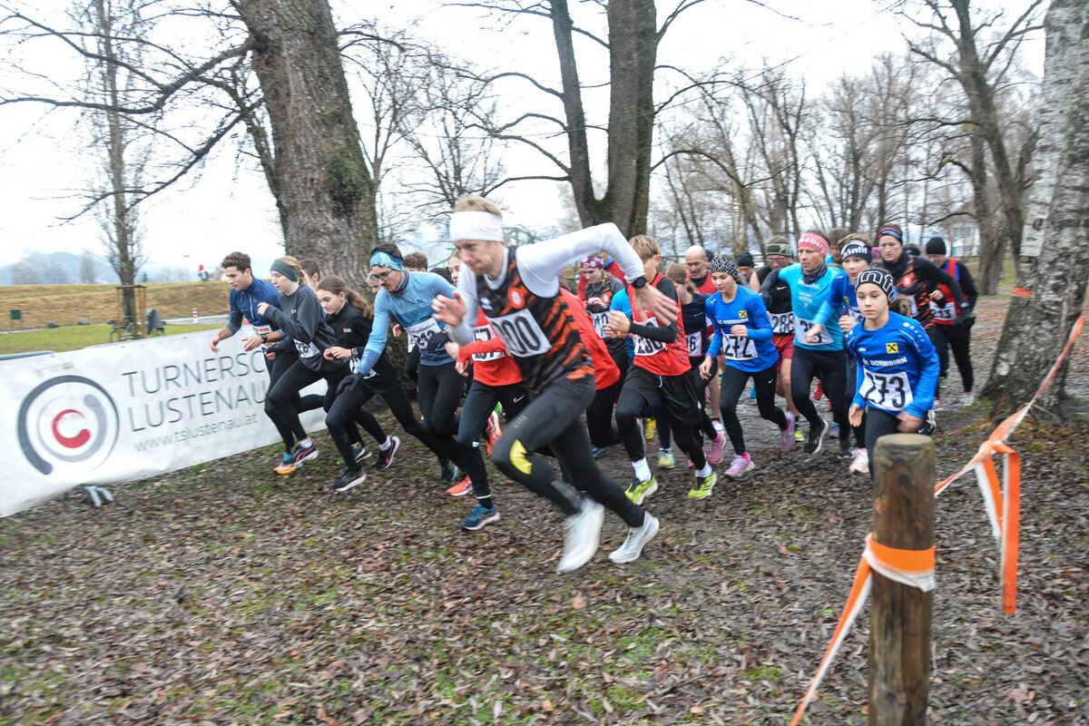 Am Samstagnachmittag fand die 54. Crosslauf-Serie am Alten Rhein statt. Zahlreiche Läufer machten mit..
