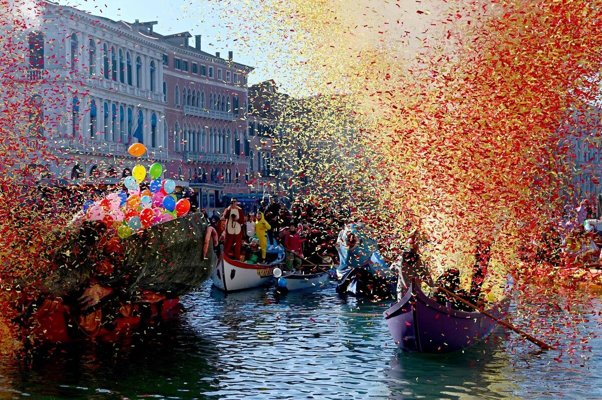Am Sonntag wurde eine Prozession traditioneller Boote auf dem Canal Grande bis zur Rialto-Brücke organisiert. AFP